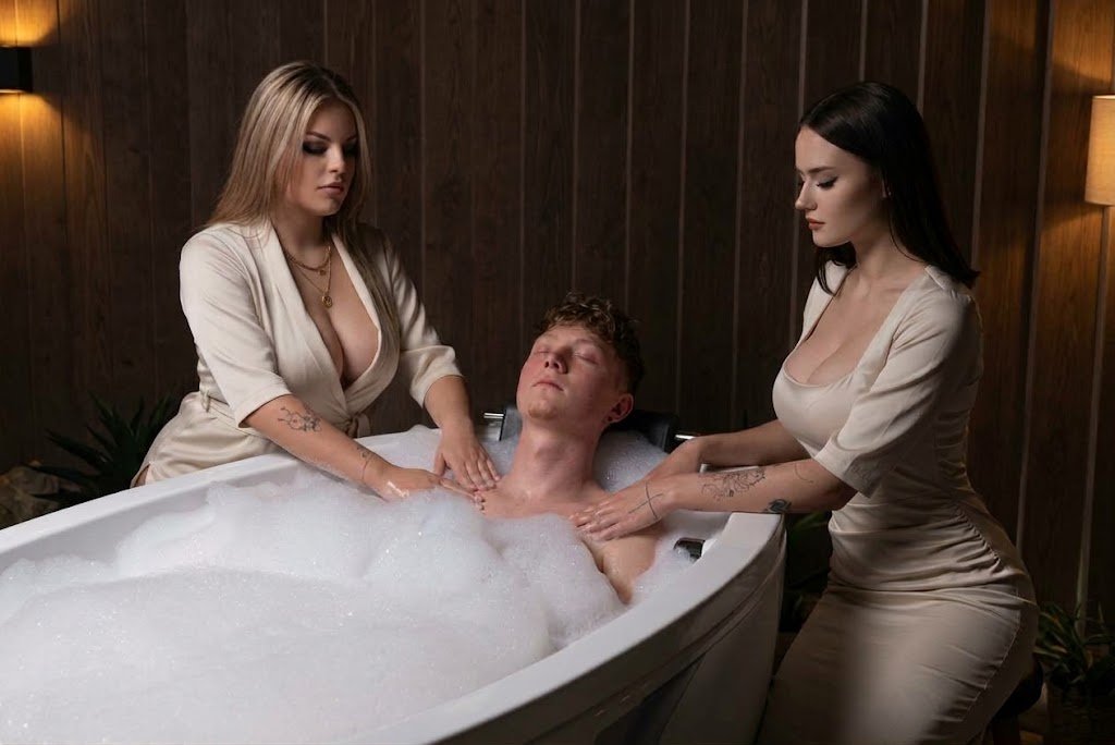 VIP Jacuzzi Spa Bath